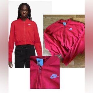 Nike Women's Sportswear Club Fleece Oversized Cropped Full Zip Sweatshitrt Small